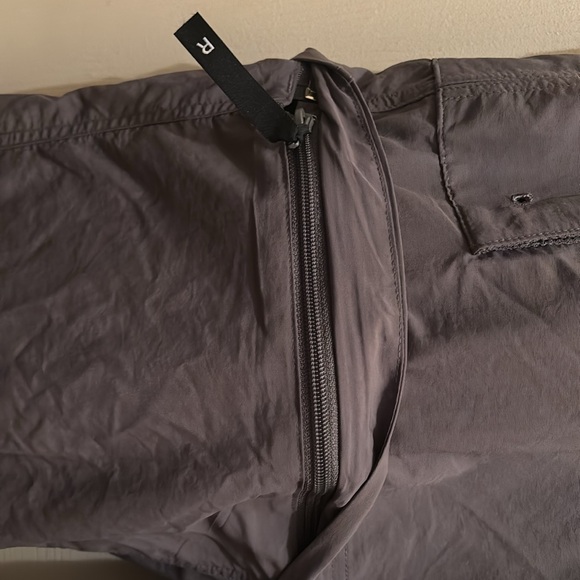 Men’s Magellan Outdoors Fish Gear Lightweight Cargo Zip-Off Pants - Picture 2 of 7